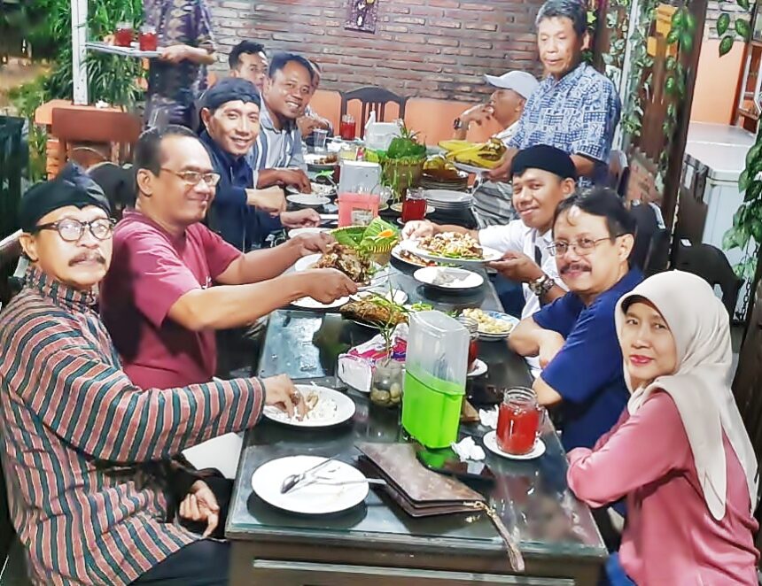 NYAMAN: Suasana di salah satu sisi Kedai Aisyah, terasa nyaman, cocok untuk pertemuan keluarga, relasi ataupun komunitas